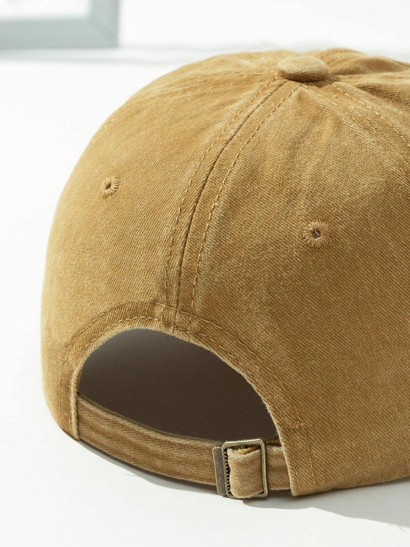 1Pc Unisex Outdoor Fashionable Adjustable Washed Baseball Cap with Light Gray Fabric Patch Casual
